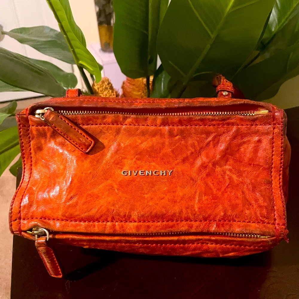 Authentic Givenchy mini pandora used-still in good condition .Pls see photos